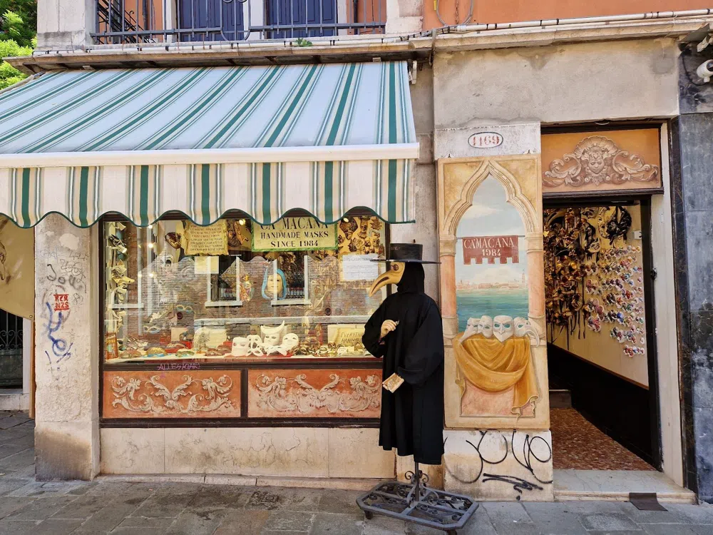 Inside Venice's Mask Ateliers, Where Carnevale Is Made