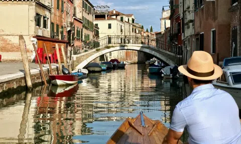 Beyond the Grand Canal: A Local's Map of Venice's Hidden Waterways and Quiet Courtyards
