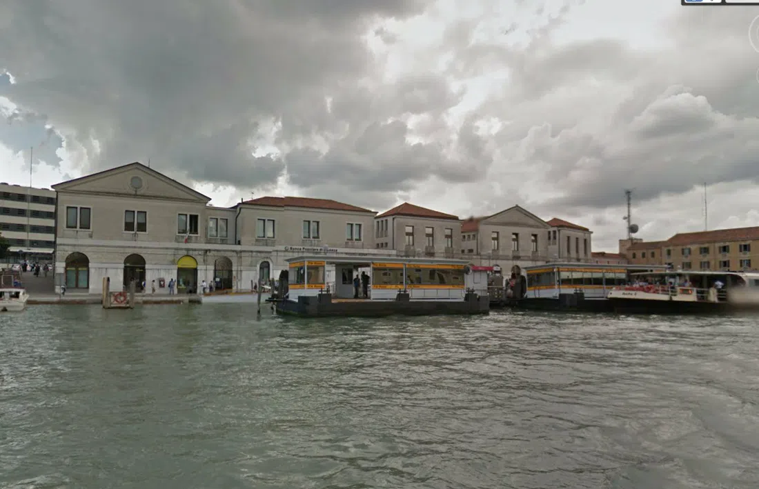ACTV Vaporetto Line 1 — Gran Canal al amanecer, Venecia