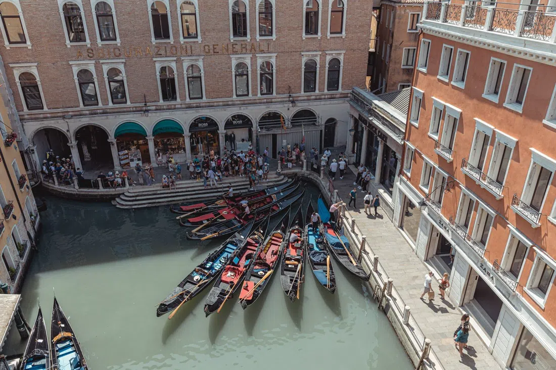 Bacino Orseolo — paseo en góndola al amanecer, Venecia