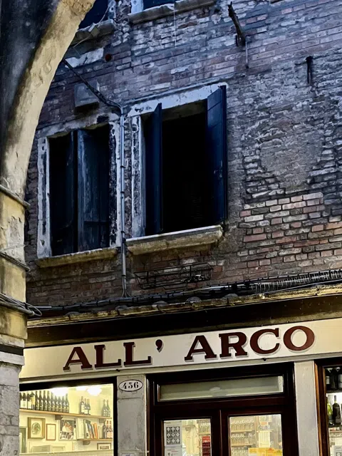 Six O'Clock in Venice: The City's Real Dinner Table Is a Bar