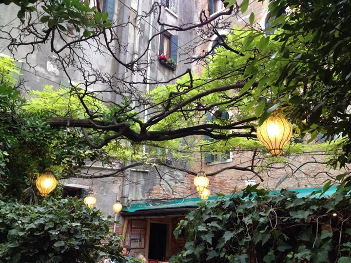 Al Nono Risorto, Venise