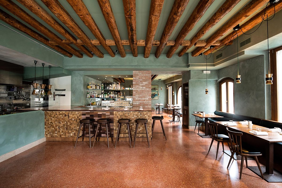Local, Venice