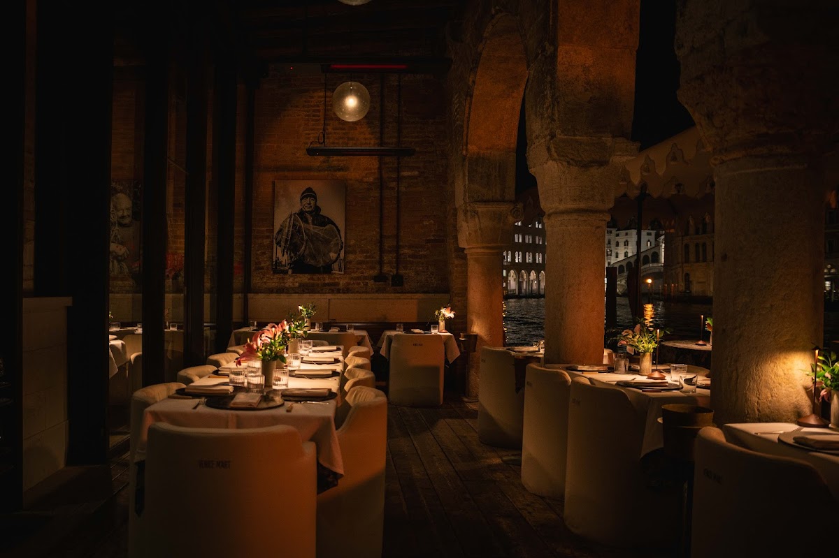 The Venice Venice Hotel Bar — photo 4